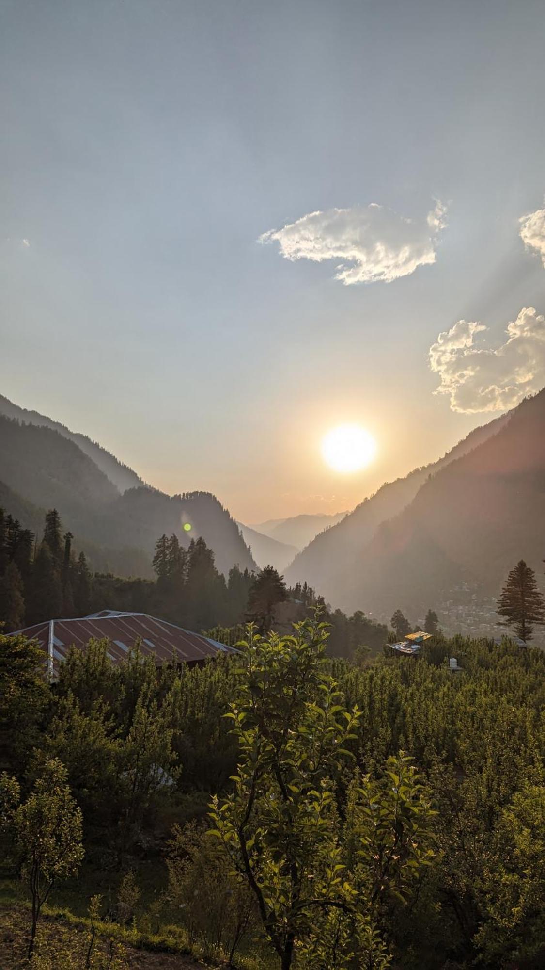Holy Cow Cafe & Beds Hotel Kalgha Exterior foto