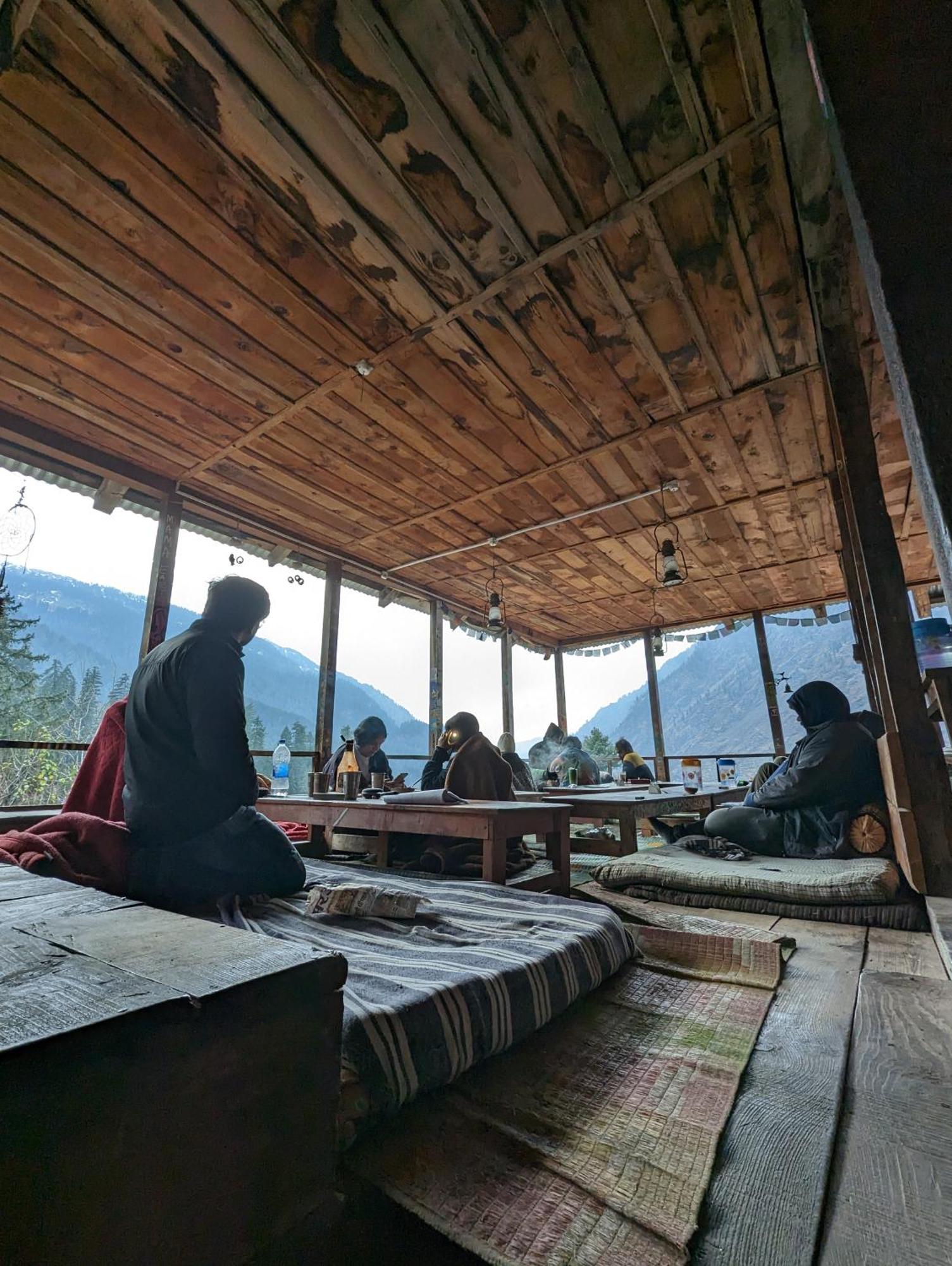 Holy Cow Cafe & Beds Hotel Kalgha Exterior foto